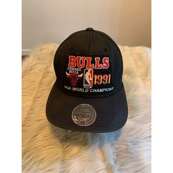 Chicago Bulls 1991 Champions Mitchell & Ness Hat Snapback Cap - Picture 1 of 9